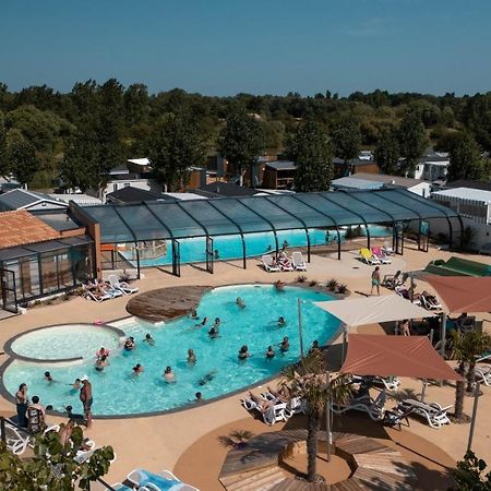 Отель Camping Les Alizes Сент-Илер-де-Рье Экстерьер фото