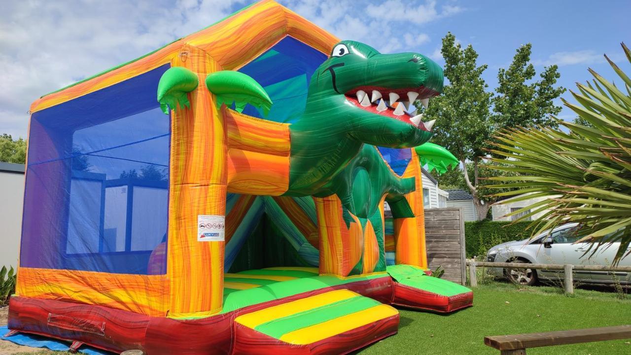 Отель Camping Les Alizes Сент-Илер-де-Рье Экстерьер фото