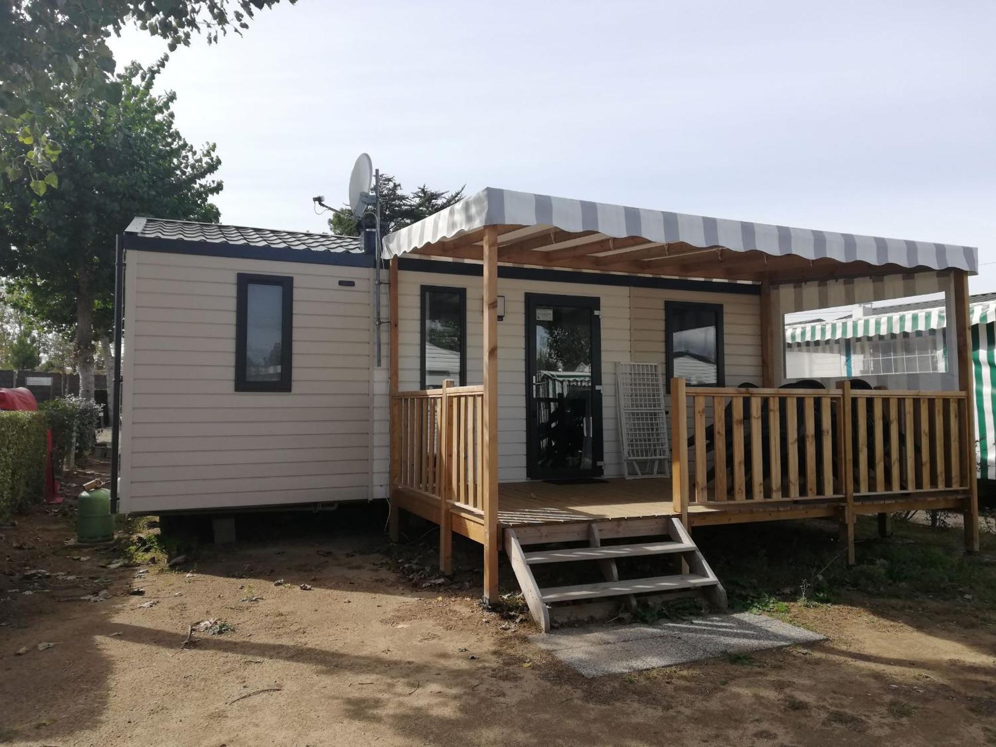 Отель Camping Les Alizes Сент-Илер-де-Рье Экстерьер фото